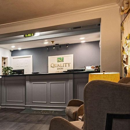 Quality Inn & Suites Туларе Екстер'єр фото