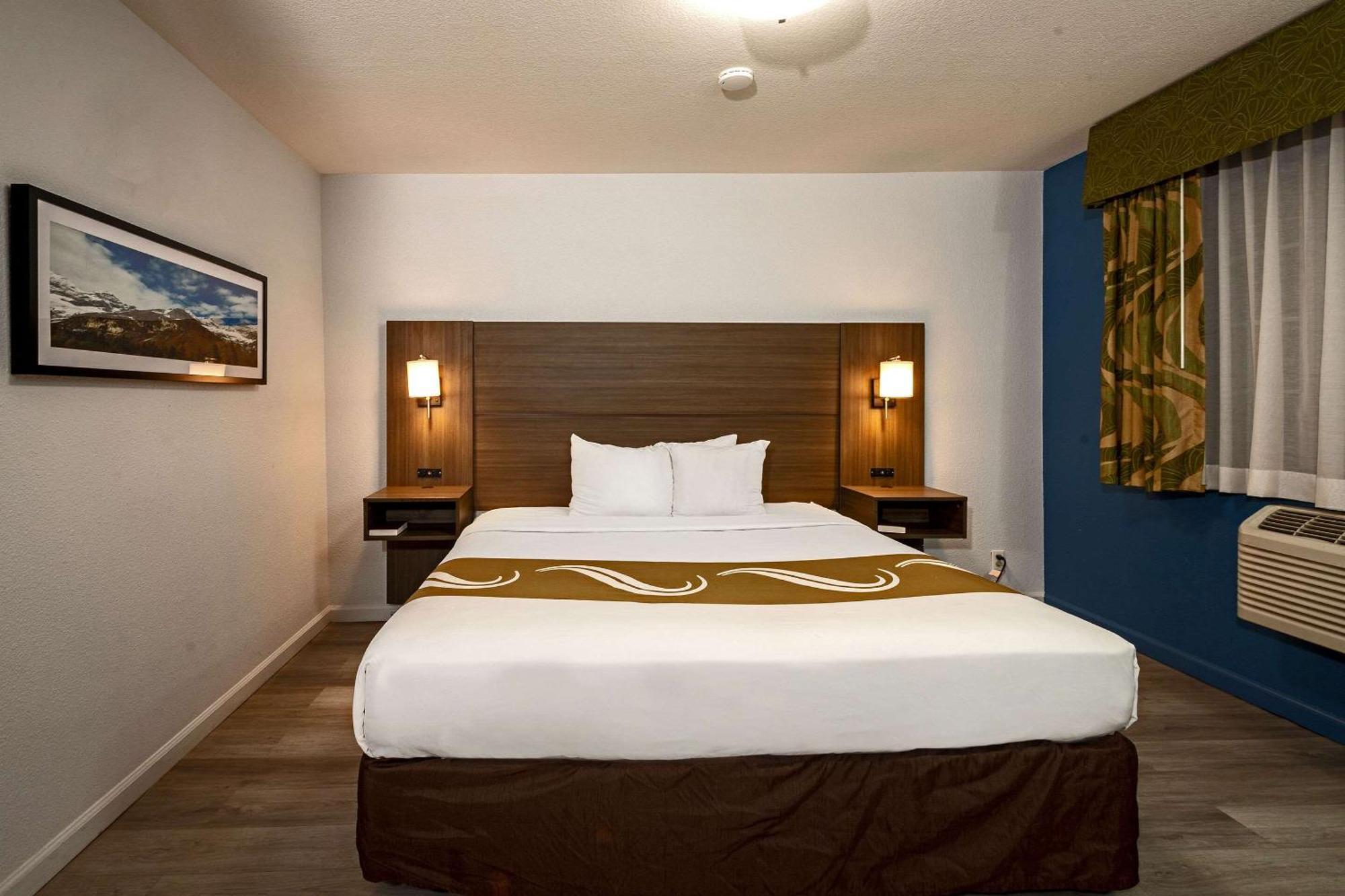 Quality Inn & Suites Туларе Екстер'єр фото