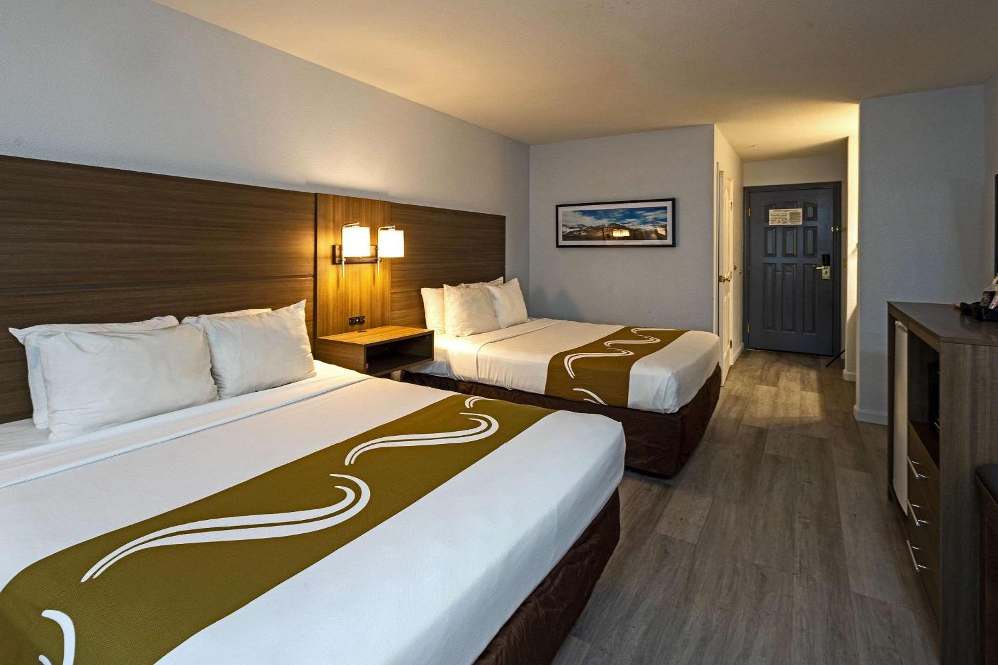Quality Inn & Suites Туларе Екстер'єр фото