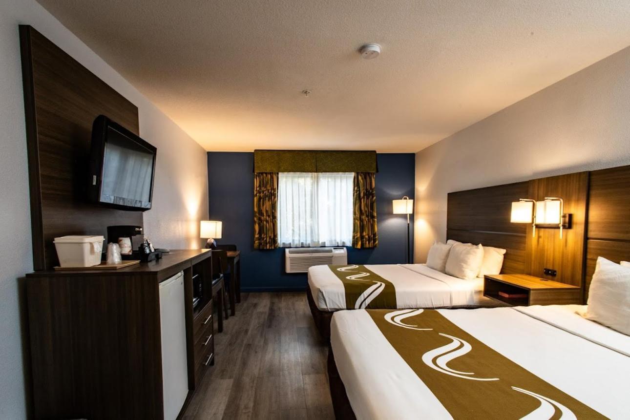 Quality Inn & Suites Туларе Екстер'єр фото