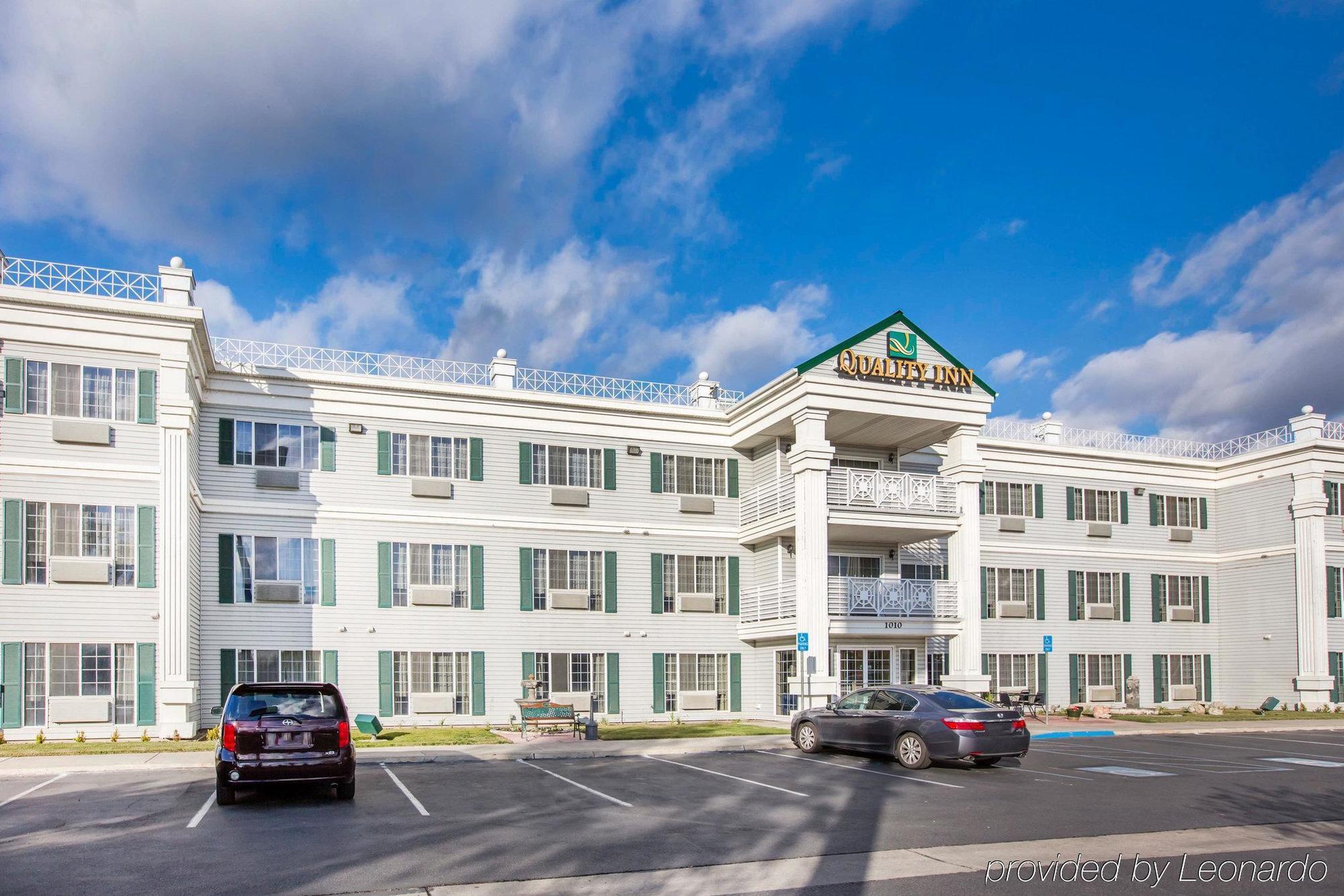 Quality Inn & Suites Туларе Екстер'єр фото