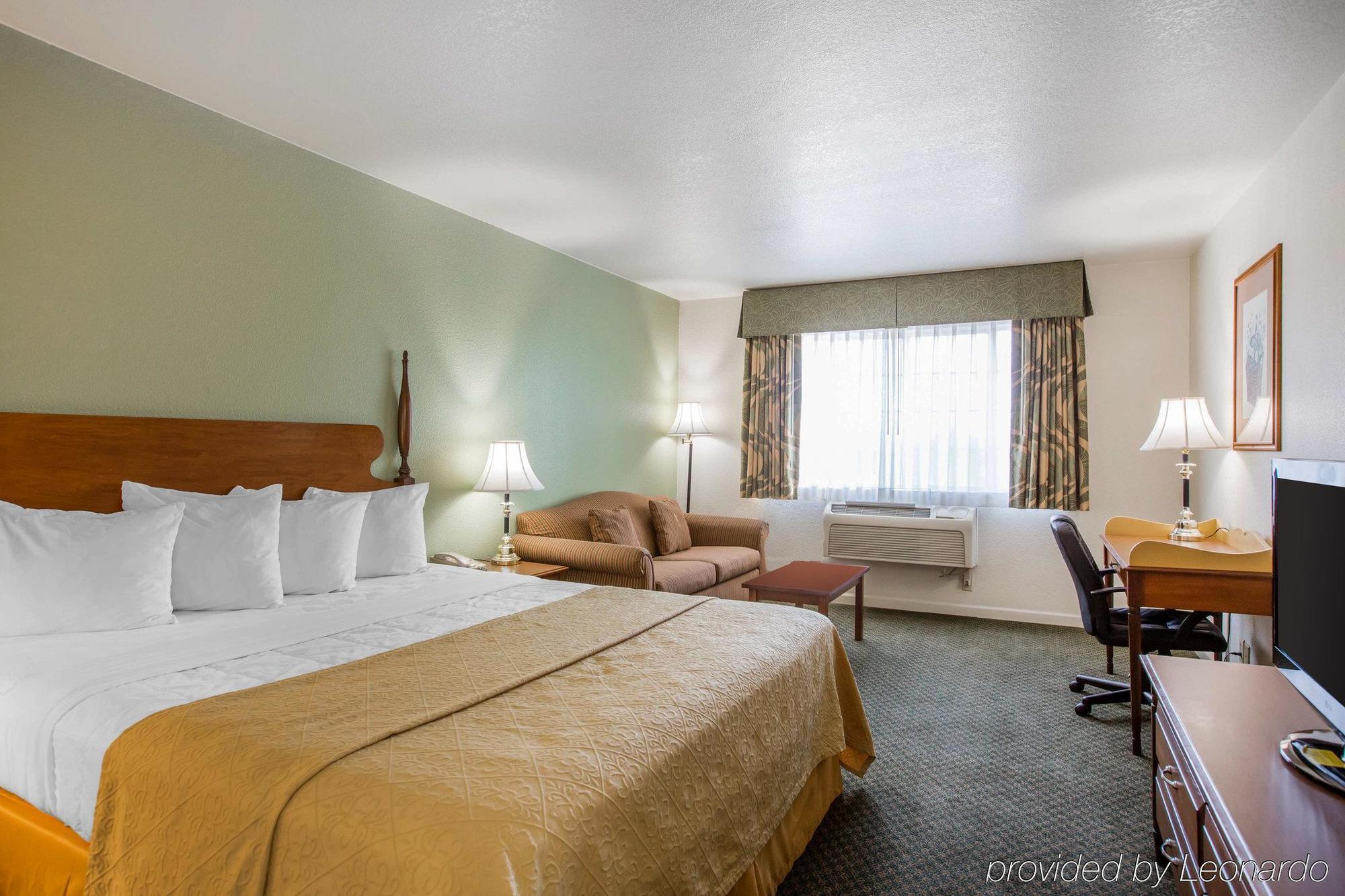 Quality Inn & Suites Туларе Екстер'єр фото